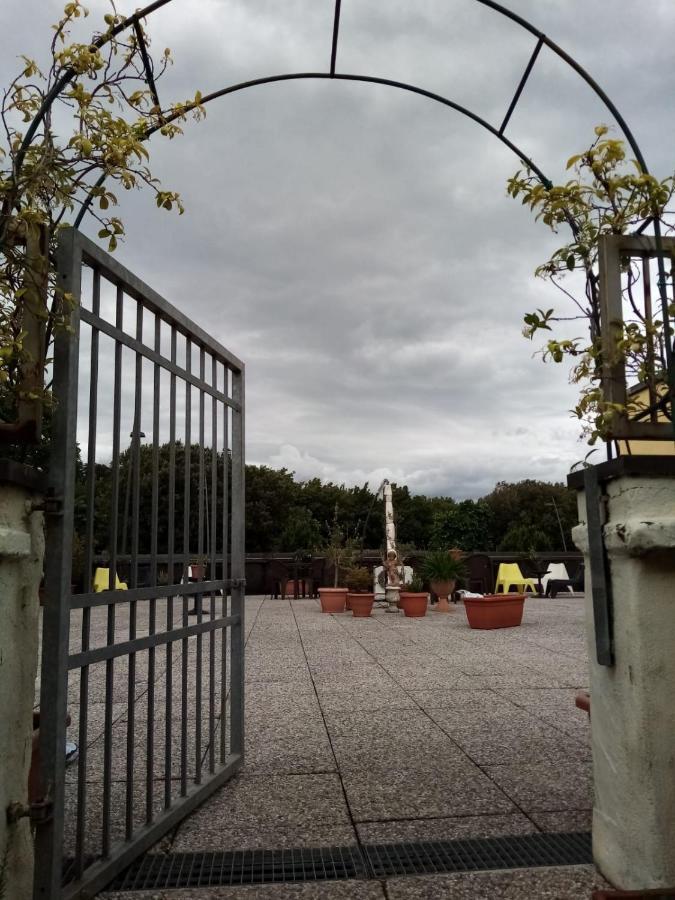 Binario 5 Bed & Breakfast Lucca Dış mekan fotoğraf